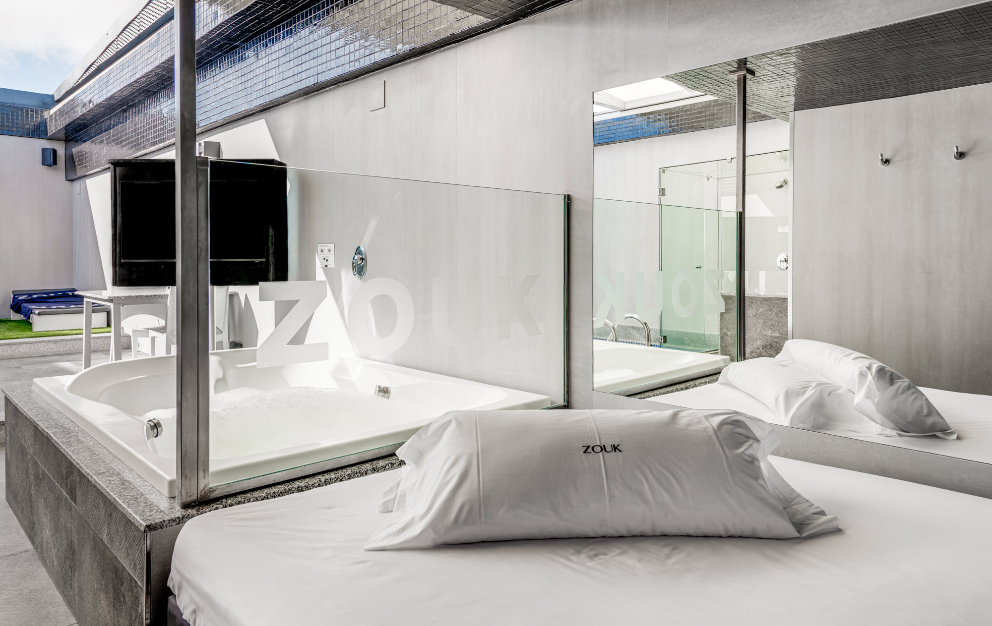 profesor exceso Lubricar Hotel con cama de agua en Madrid | Ofertas en Zouk Hotel